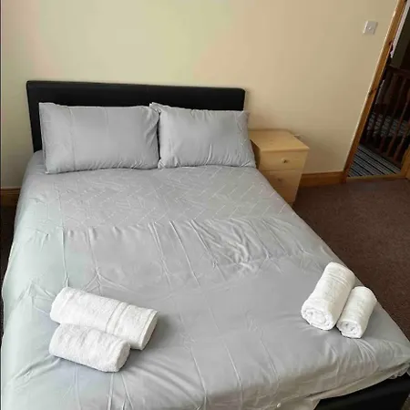 Spacious 3 Bedroom House *